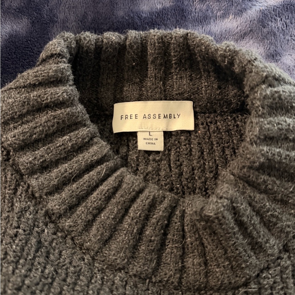 Free Assembly Women's Dark Grey Sweater - Picture 3 of 4